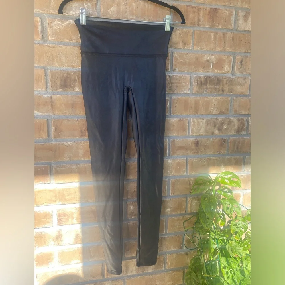 SPANX Faux Leather Leggings Black, Small - Picture 4 of 10